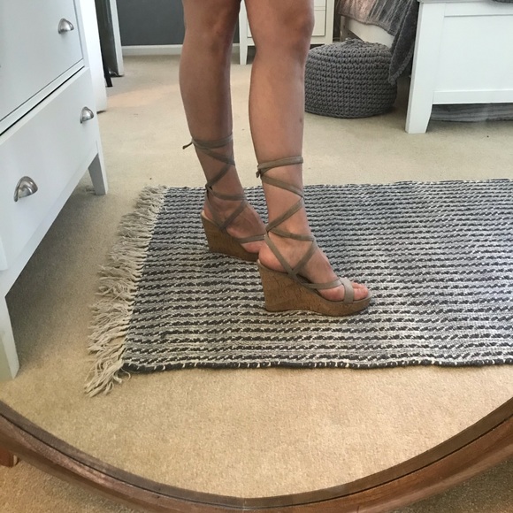 Guess - Wrap Wedges - Picture 3 of 13